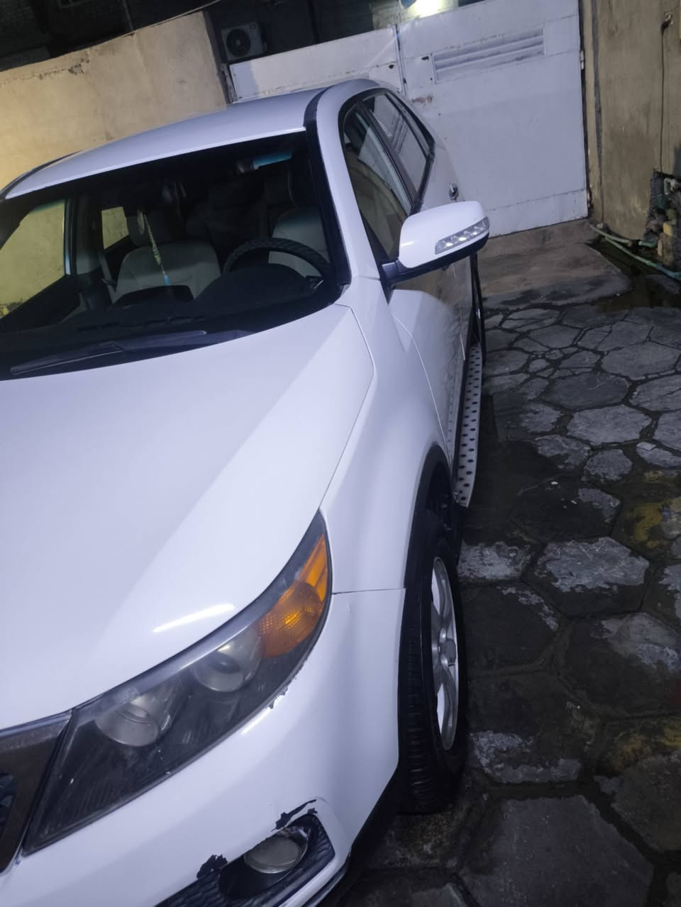 سلام عليكم
عندي سورنتو خليجي 
مديل 2013
 للبيع ابيعلك كوم حديد 
ومبدل قماره ومصبوغه عام 
واوكفلك بتحويل وغرامات 
السعر 100 وبيها مجال 
الاستفسار خاص 
***********
