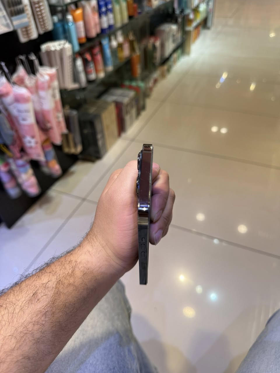 ايفون ١٣ برو فقط
ذاكره ١ تيره 
بطاريه ٩٤ 
الجهاز مكسور ضهر وبي فطر بالشاشه 
مبدل مجموع لوح المنطق بالوكاله اصلي 
سعره 480 وبي مجال 
مكاني كربلاء

***********
