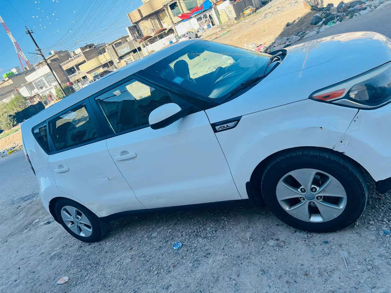 السلام عليكم كيا صول للبيع موديل 2015 نص فول محرك 1600جي دي اي  بسمي مشروع وطني رقم بغداد مكاني مدينه الصدر  السونار بلمنشور. وبيهه طخه بلباب الخلفي الي ورا السايق بدون دواخل نص بنيد صبغ فقط

 اتصال ***********
