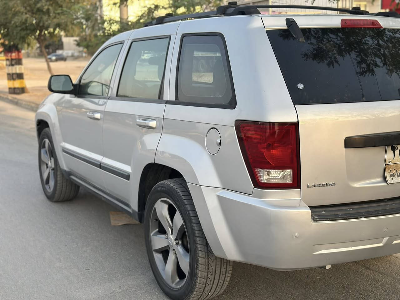 جيب گراند شيروكي ٢٠٠٧ (Jeep Grand Cherokee 2007)
صبغ قطعة وحدة (چامرلخ السايق) بدون ضرر داخلي أو سحب
السيارة كُلش نظيفة ومحافظ عليها، ما بيها بهتان
 الصبغ خفيف ، . السنوية منتهية صارلها سنة. دفع خلفي (تك آكسل). رقم سليمانية.
السعر المطلوب:
ورقة (٩٠ ورقە) ومُعامَلة (مجال بسيط بالسعر).
للاتصال:
***********
