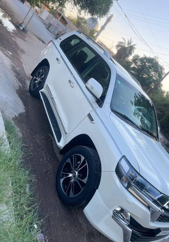 السلام عليكم 
لاندكروز موديل 2021 كفاله عامه 
ماشيه 50 الف السياره بحرينيه 
واضحه مايحتاج اشرح عنها 
#باسمي مكاني #الدوره السعر ٥٨ الف
***********
