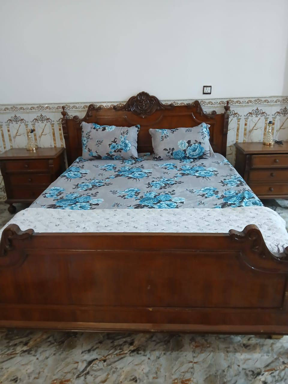 غرفه نجاره عراقي انتيكه للبيع المكان بغداد الكاضميه *********** واتساب
