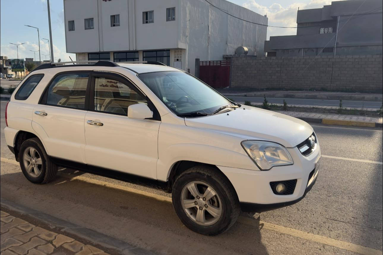 للبيع كيا سبورتج
موديل 2010
بدون حادث
رقم جديد وسنوية جديدة
محرك وكير بشرط 
رقم ‭***********‬
