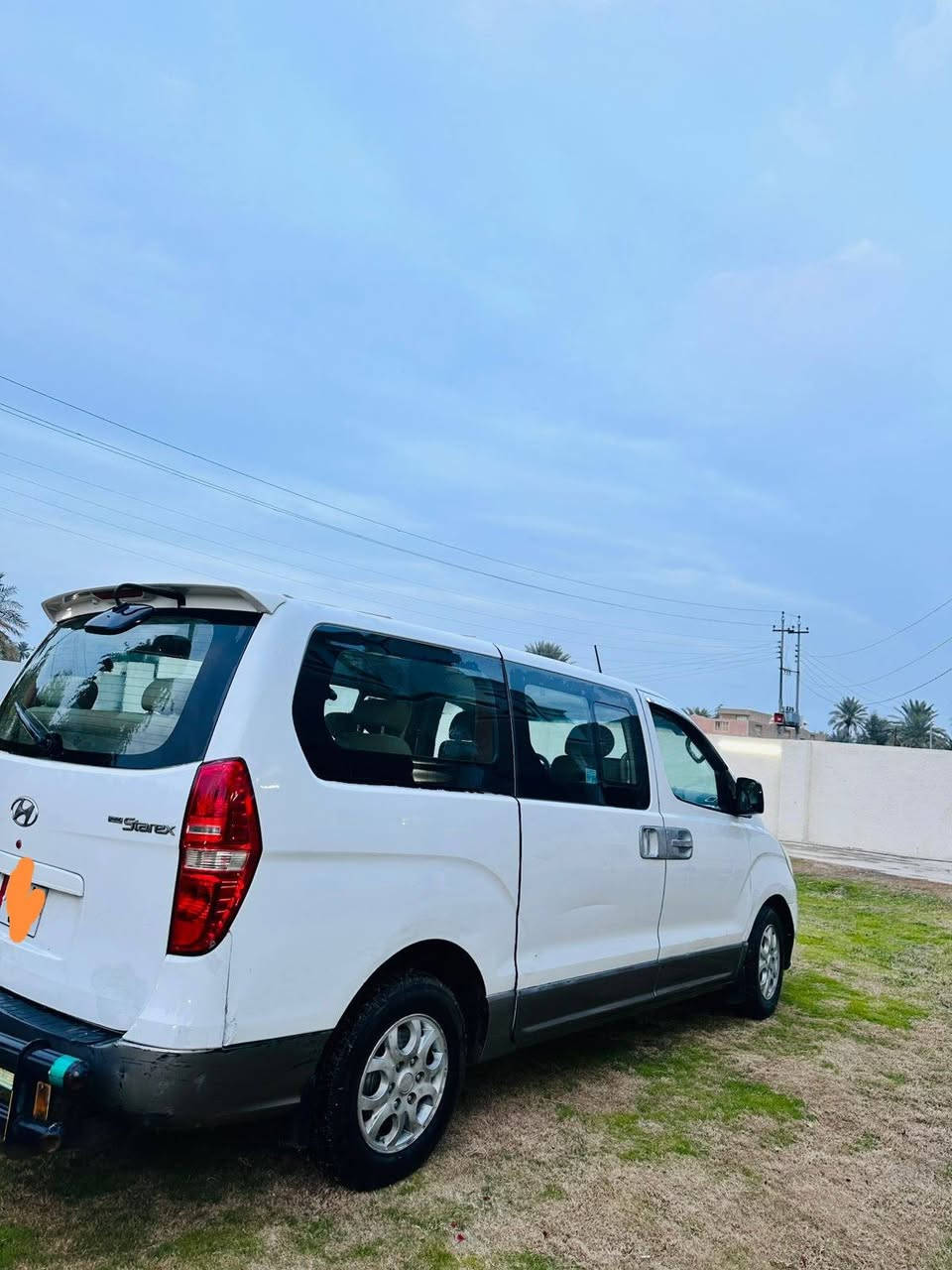 سلام عليكم ستاركس لبيع  موديل ٢٠١٣ بيه قطعه صبغ جاملق امامي جهت  سايق بيه جاملق خلفي بيه معجون شبر وبارد فقط سعره ١٥٥ورقه بيه مجال رقم تلفون *********** ***********
