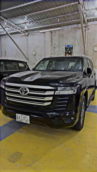 يعلن معرض بيت شريجي👑 عن وصول تويوتا لاندكروز 2022ساز اصل ضمان وباركود لسياره مرقم بغداد والسونار مرفق فول شاشات وتطبيق  مكفوله عدا بارد واضح بلسونار  نستقبل بيع او مراوس العنوان كوت حي لحكيم   سعرها 640 وبيها مجال 
#تويوتا_لاندكروز 2022✈️
اللون: اسود black
عداد المسافات41 km
المواصفات:  رقم بغداد فول مواصفات ١/١
سلايد(فتحة قمارة)
كراسي جلد اصلي(بيجي)
كراسي اثنين كهرباء
تبريد خلفي شاشة
شحن الهاتف لاسلكياً
ثلاجه
كروس سرعة 
خمس بصمات
فول تحكم استيرن(جهتين امامي+جهتين خلفي)
شاشة عرض الاعطال
صندوك كهرباء(شفط)
فتح صندوك تلقائيا  
دبل كير(عادي+اوتوماتيك)
ناقل حركة ٨ نمر
دبل حساس(امامي+خلفي)
نظام تحكم بمستوى الضوء الداخلي
مانع تزحلق
نظام فتح الابواب لاسلكياً
فور ويل
شاشة امامية كبيرة اصلية
شاشات خلفيه تطبيق 
كامرة خلفية اصلية
تشغيل عن بعد
دوسات كتابة landcruiser
اشارة بالمري
مري كهرباء(شفط)
لايت عدسة زنون(عالي+ناصي)
لد امامي
#ويل_20_الجديد_كليا
#سستم_صوت
مدخل
CARPLAY
‏BLUETOOTH 
‏AUX
‏I POD
‏USB
‏CD

للاستفسار الاتصال بِنَا على الأرقام التاليه

  حسنين ‭0771 508 5598‬ واتساب او اتصال
