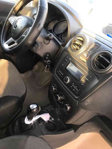 مكلف بلنشر رينو مديل 2020 السياره جاهزه من كلشي كفاله عامه السعر 105 وبيه مجال ستفسار اكثر اتصل هانف***********
