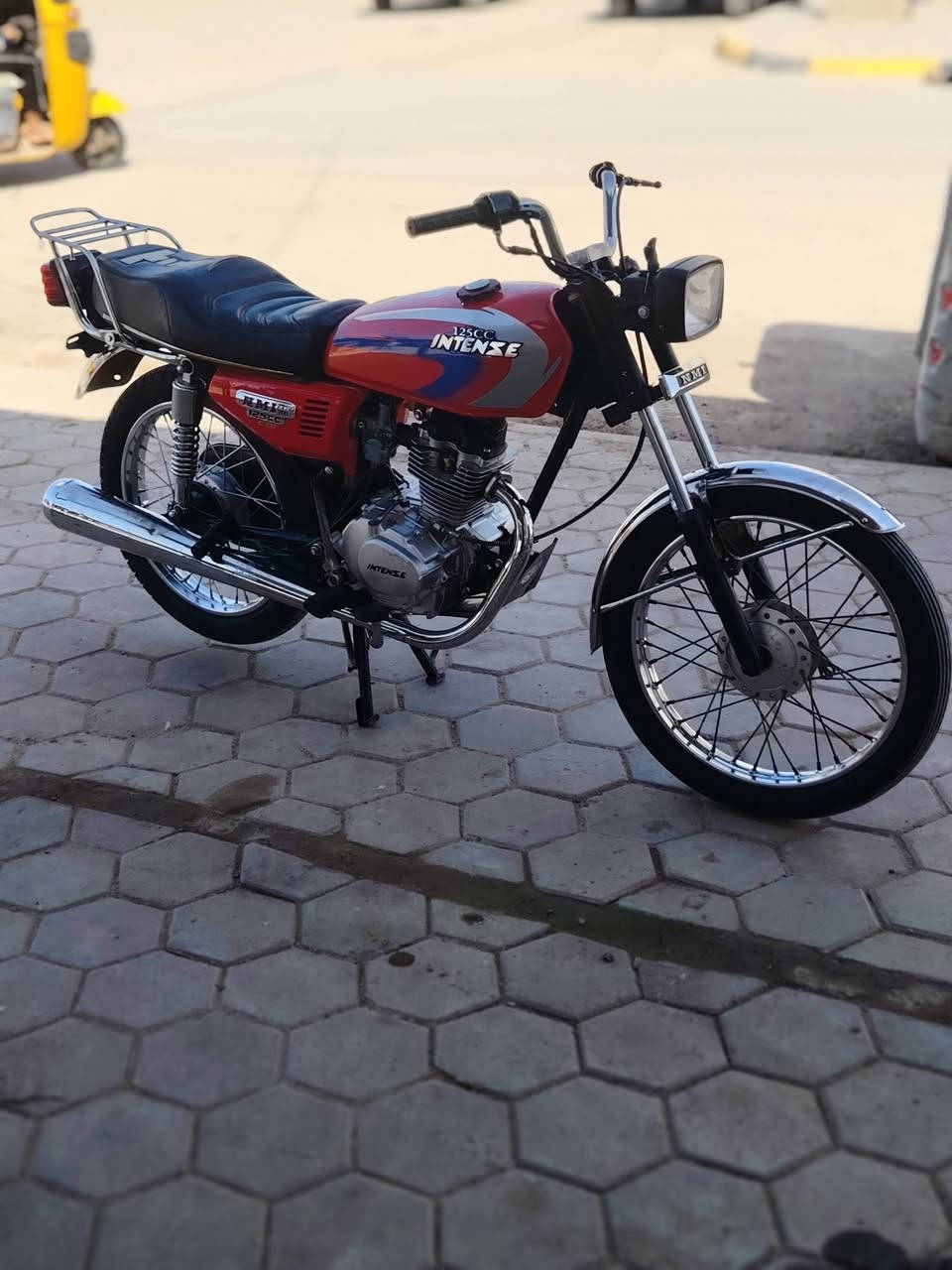 سلام عليكم ماطور شاصي 19 ارشه كصبه رفيعه شيال ربع أوراق بجيس مكينه 23 انتنس الماطور قراضه كله اصلي السعر خاص او اتصال *********** مكان كوت بلموفقيه
