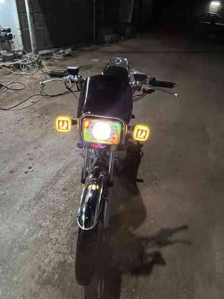 للبيع فول الدراجة جديدة الشاصي 18و الغراض موديل 25 بصمة و عنبار الدراجة ما صلهة هواي من طلعة من الوكيل وكيلة العارضي اصولي السعر واحد 350و بية مجال.للشراي  *********** رقم صاحب الدراجة وتساب.موجود
