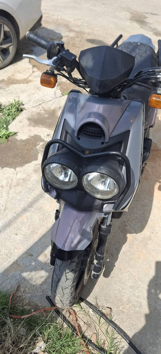 سلام عليكم دراجه سكنس للبيع كفاله عامه اي نقص ما بيها كهرباء شغاله مكان بغداد السعر مليون وبيها مجال دراجه احلى من الصوره***********
