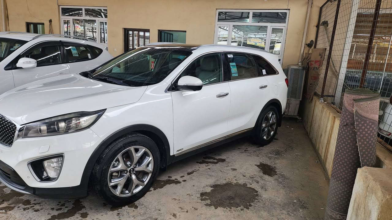 سورنتو موديل ١٥. كويتي فول الفووول. كفاله من لصبغ ولتبديل السعر ٢١٥ هاتف***********
