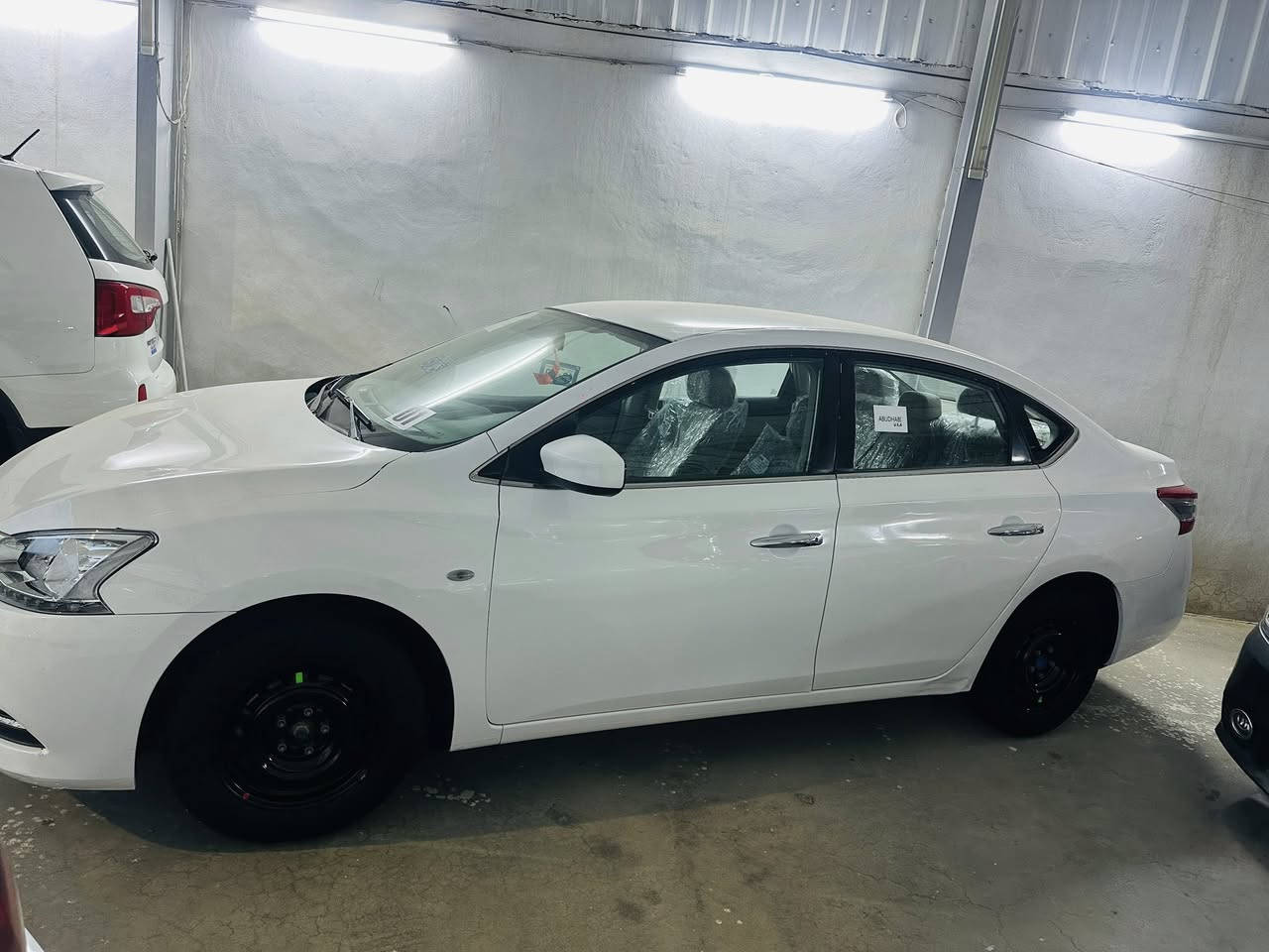 سنترا موديل ٢٠١٤ خليجي ابيض ثلجي مواصفات بصمة زينون امامي تحكم سيارة بيها باب ورا سايق صبغ بدون دواخل شرط سعرها ١٠٥ بي مجال بسيط عنواني كركوك 
***********
