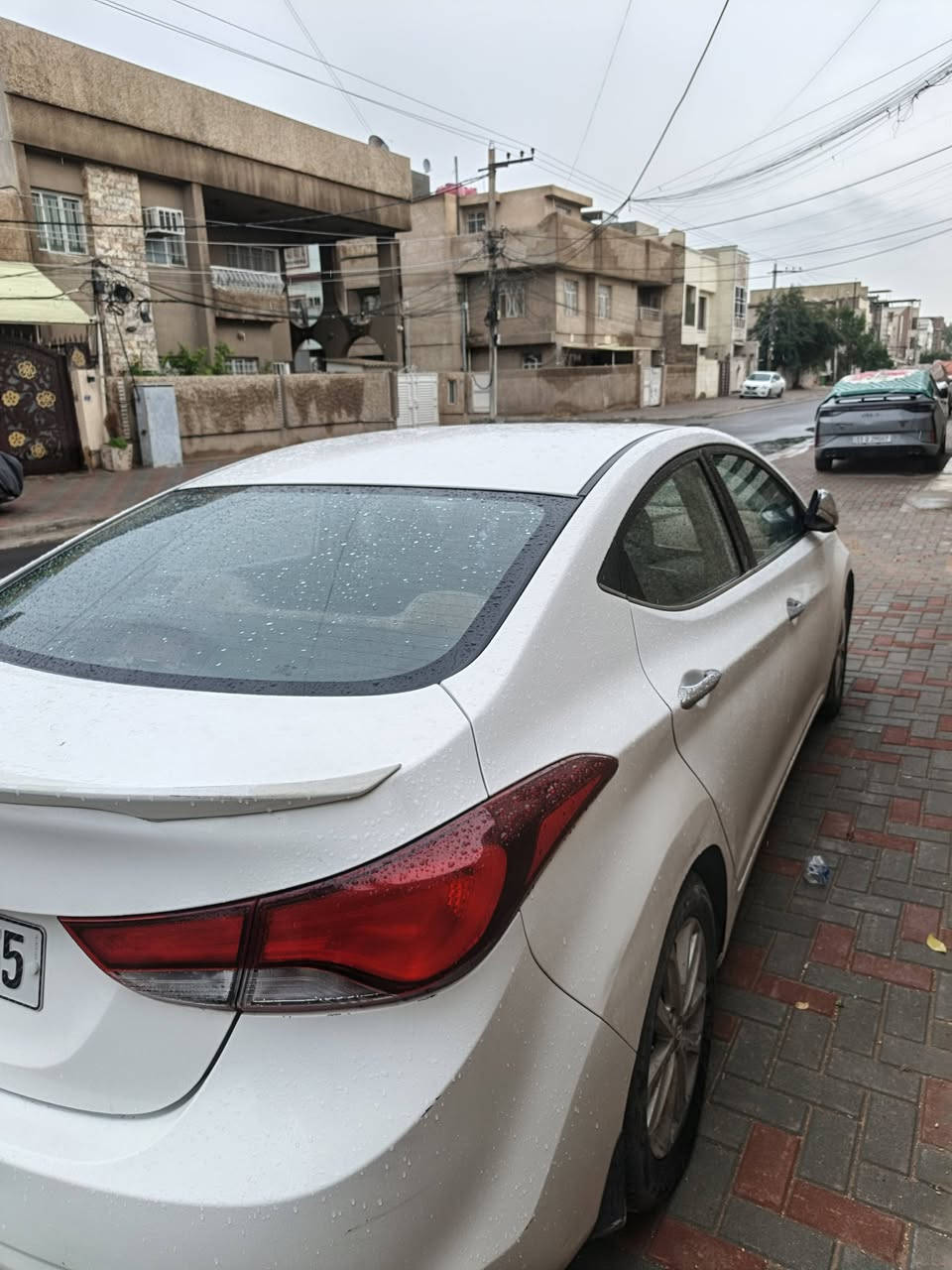 السلام عليكم
النترا موديل 2016  خليجي 
مواصفات فول تجي عدا البصمة 
مكينة 1800 المرغوب الستندر 
السيارة بيها جاملغ خلفي صفحة السكن والبنيد راجع حار ويرادلة صبغ وبارد بالديل مال الجاملغ الامامي السيارة حلوة وخير من الله من كير ومكينة وتبريد وكهربائيات 
السيارة عدنا من 2017  لحد الان على ادينا 
سنوية ورقم وهزة كلها جدد وباسمي
السعر 118 وبيها مجال
مكاني بغداد الكاظمية
***********
