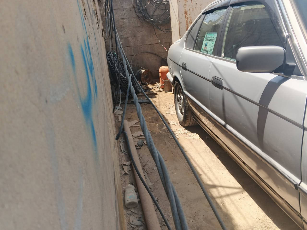 بي ام دبليو مسكر موديل 95 سياره جديده حته صبق بلاد اي نقص مابيهه مراوس بدوج.    ***********
