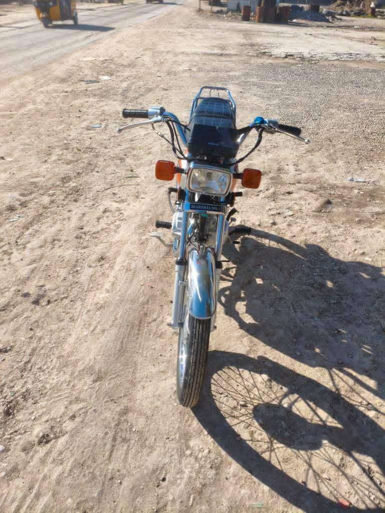 سلام عليكم شباب دراجه ارشه 25مكفوله كفاله عامه لون مميز سعر 650وبيهه مجال قليل مستعجل عل بيعه ***********
