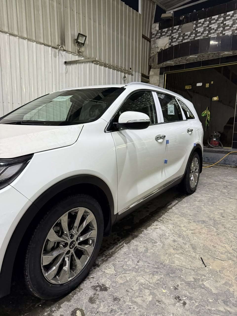 اسلام عليكم كيا سورنتو موديل ٢٠٢٠ سيارة بوضع الزيرو ماشيه ٢٦ الف مكفوله كفاله عامه من كلشي بعده نايلون فابلون شركه عليه ضمان شركت الدوليه مواصفات سيارة محرك ٦ سلندر كير ٨ نمر بصمه كراسي كهرباء شاحن موبايل باب الخلفي كهرباء بردات سبعة راكب حساس مامي خلفي شاشة صليه اريل جيبيس مرايات ترحيب سيارة اشكد ما تتوقع جديده بعدها غراضه كلها ما مستخدمه سبير ما نازل مكان سيارة بغداد هاتف *********** اخوان غير متواجد على المراسلات
