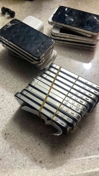 قطع غيار ايفون 4.4s شاشه بطاريه كفر  للاستفسار واتساب  07724711177 يوج...