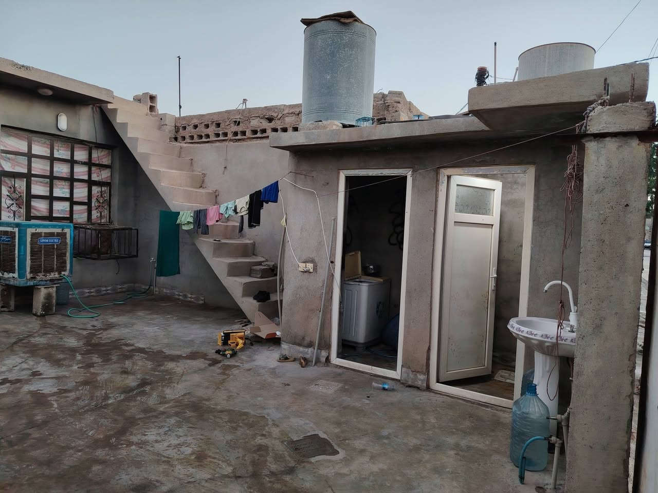 بيت تجاوز للبيع مسجل بل بلديه الموقع حي العروبه قريب ع كهوه شلال خدمات كامله المساحه 150 متر لل ستفسار اتصال ع رقم ***********
