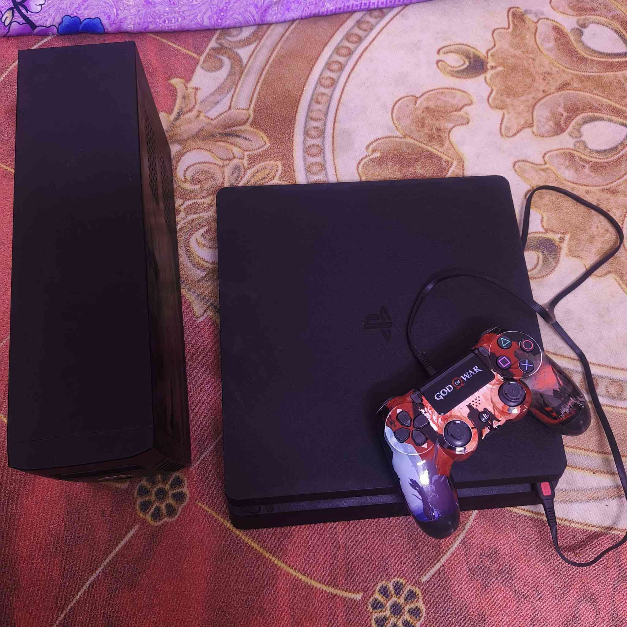 بلي ٤ سلم مساحة تخزين واحد تيرا
نضافة فولل لوك ستيكر يجي وياه قرصين اله الحرب و فيفا ٢٠ وبيه بعد العاب داخل الجهاز * الجهاز قابل للتهكير *  وياه يوبي اس فايبر ٨٥٠ مفوول و٢ يدات سعره ٢٢٥ توصيل عندي خمستالاف، تواصل خاص


**إذا كنت صاحب هذا الإعلان وتريد حذفه لأي سبب، رجاءا أرسل رسالة إلى الدعم الفني**