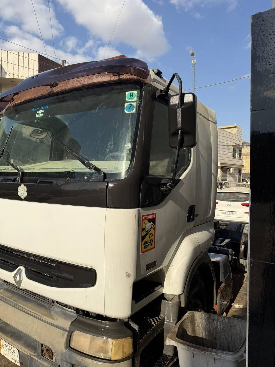 السلام عليكم رينو جاهزه اكفلها عشاير وسرقه  يرادلها ترتيب بسيط شغاله وجاهزه  السعر ٤٢ وبيها مجال ***********
