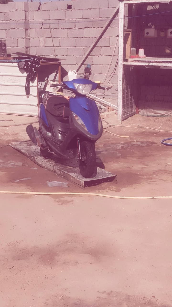 سلام عليكم دراجه ماكس عدله 120البيع 
مكينه ناعمه مبدل بيهه بوشه و بستم بلادي مال شركه 
كفرات تجاري دراجه ما ناقصهه اي شي دبل شاره دبلات جدد دراجه نضيفه بمعنه كلمه رقم ***********مكاني بل بياع سعر 550وبيهه مجال شراي مو شراي لا تعبني
