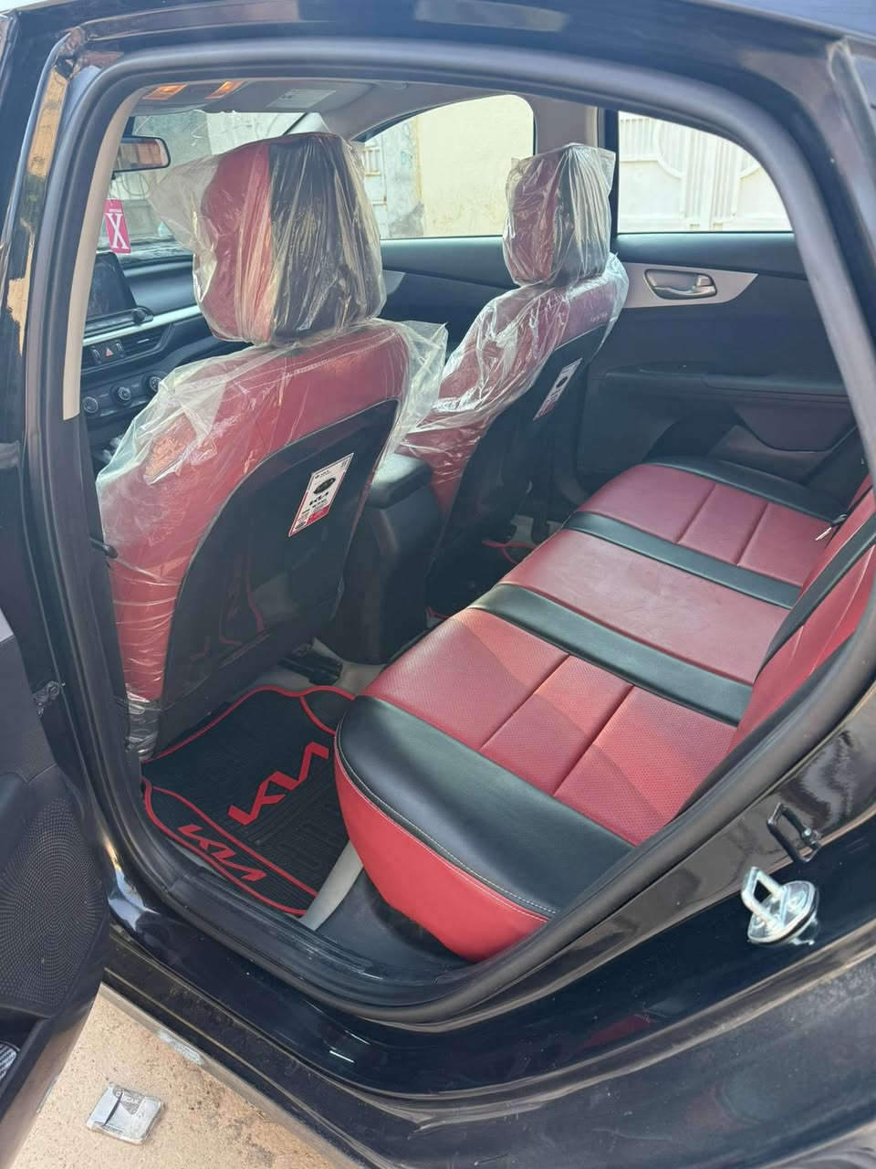 كيا فورتي موديل 2024 عداد المسافة 28 الف  ميل  هزه وفحص وترقيم جديد رقم اربيل 
تحويل مباشر 
محور منضومة غاز بعدها بالضمان 
  جاملغ الخلفي والباب مبدل من امريكا 
وطخة بالدعامية الامامية فقط 
تبريد وراديترات مروحه تبريد كلهن بلاديات بوضع الشركه - البراكيت الامامي بلادي
نص مواصفات
دوشمةً عام جلد اصلي 
محرك 2000 دوش
شاشة ايباد تدعم كار بلي
كامرا خلفيه دوارة 
رادار امامي - جانبي
مانع تصادم - تحديد مسار قيادة آليه  
كروز سرعه  وتحكم استيرن جهتين
شاشة اعطال بدشبول 
انظمة قيادة 3 
وباقي المواصفات معروفه
للتواصل واتساب او الاتصال عالرقم
***********
مكاني بغداد الحسينية مال راشدية
