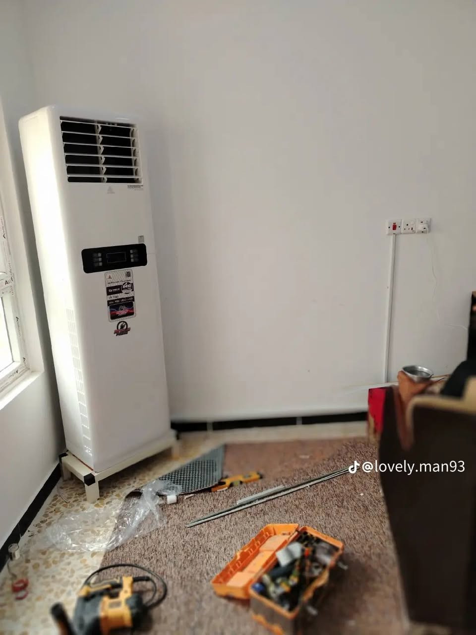 السلام عليكم 
ورشة الثقه للتبريد 
تنصيب كافة انواع السبالت ❄
         صيانة 🛠🔧
          غسل 🧴🧊
ديالى بعقوبة والمناطق المجاورة 
للتواصل 
***********☎️
***********☎️
