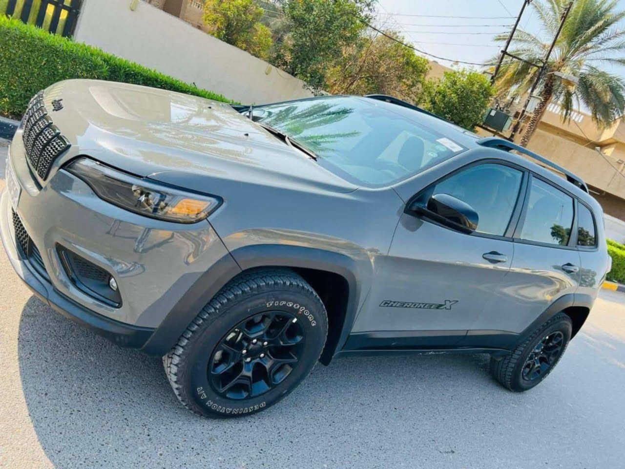 السلام عليكم
Jeep Cherokee X 2022
جيب شيروكي (بزون) ٢٠٢٢ للبيع فقط
ماشية ٢٨٠٠٠ الف كيلو (كيلو مو ميل) قابلة للزيادة اللون اسمنتي وارد امريكي مكفولة من الصبغ والتبديل ولأي سمكرة من الدعامية للدعامية.
المواصفات:
 بانوراما
رادار 
تحديد مسار
نقطة عمياء
هندبريك دكمة
اوتوهولد
اوتو ستارت
كشنات جلد
تدفئة بالكشنات والستيرن
محرك ستة سلندر ٣٢٠٠ 
كير ٩ نمر
شاشة وكامرا اصلية
ويل جبلي اسود بلادي 
سبووفر بالصندوق
لايتات وبروجكترات LED بلادي
الوشوم الموجودة عالسيارة اصلية شركة مو عمل
تبريد قطعتين
حادث السيارة تبديل محرك فقط بس محرك مو كير.
مضروب من جوة وطاك ايرباك دشبول وبردا جهة عكس السايق
السيارة كلش كلش نظيفة بمعنى الكلمة
رقم الشاصي وية الصور تكدرون تتاكدون من الحادث 
رقم اربيل باسمنا هزة وسنوية جديدة مكانهة بغداد الغزالية
السعر المطلوب ١٧٥ ورقة وبيها مجال بسيط.
للتواصل ***********
