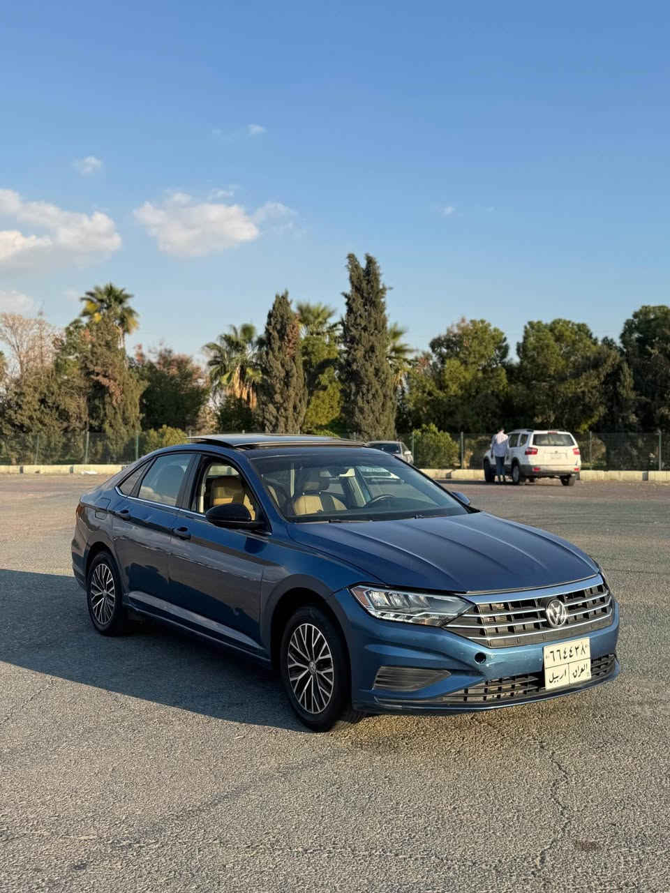 جیتە فول فول مواسەفات 
سەیارەکە ٤پارچەی بۆیاغە پئش کەپسە 
چوار جاملغ بۆیاغە پشتو پئشی کەپسە بئ ئیرباگ 
کەمیک ناق دەرگای گرتوە 
مەکینە ١٤تۆربۆ مەرغوب 
بەناوکردن بەشەرت 
بڕانەوە بەشەرت 
کارەبایات گێڕ  مەکینە بەشەرت 
(***********)واتساب. أربيل, العراق
