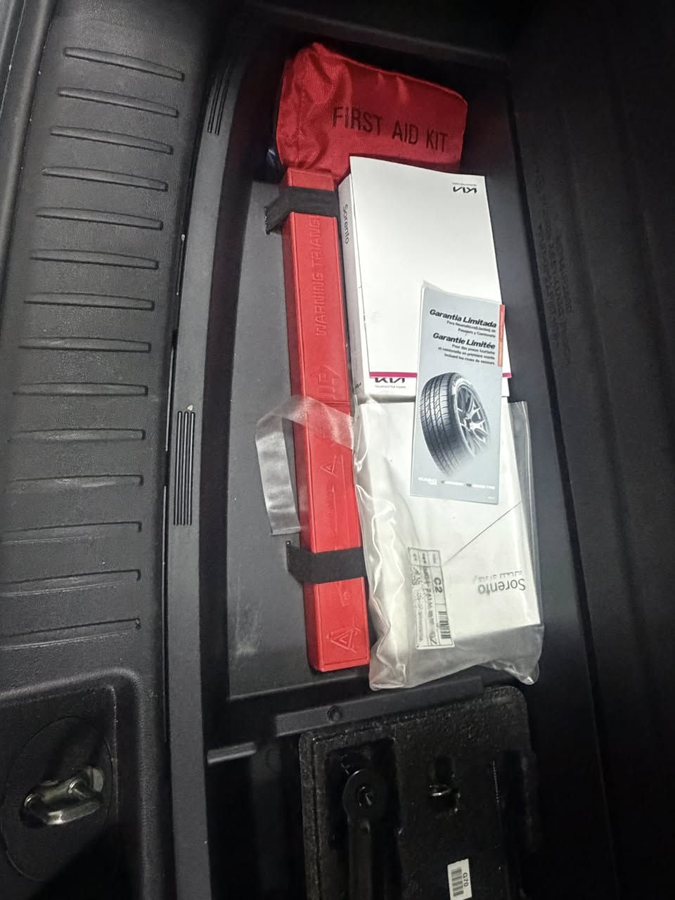 للبيع (( كيا سورنتو 2024 فول مواصفات 1/1 عدة البانوراما ))
ضمان المجموعة الدولية

ماشية ((22 الاف كم فقط))

رقم بغداد الجديد سنوية جديدة وهزة جديدة 

مكينة ستة سلندر 6V-3500

كفاله عامة 
سونار موجود وجديد 

المواصفات :- 

بصمة

ويل 19 الكبير

كامرة خلفية

كشنات كهرباء 

كشنات الخلفيه قلاب كهرباء 

شاشة متصله

شفتات ستيرن 

تشغيل عن بعد

جنطة كهرباء 

حساسات 360 امامي خلفي جانبي

اربع انظمة قياده 

شحن لاسلكي

بردات خلفية بلادية

منافذ تايبسي

بصمة عدد اثنين زيروو

بلوجكتر لد

مري شفط 

ترحيب 

لد مخفي متغير الاوان 

سبعة راكب 

السعر 308 ورقة 
مكاني بغداد   

للاستفسار ‭
‏‭٠٧٨٩ ٢٤٢ ٤٤١٢‬
