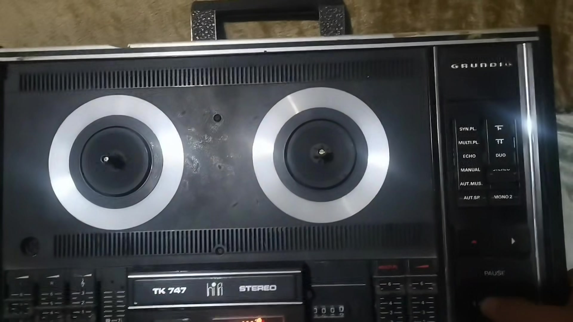 Grundig TK 747 Hi-Fi Stereo
 ألماني  أنتيك


**إذا كنت صاحب هذا الإعلان وتريد حذفه لأي سبب، رجاءا أرسل رسالة إلى الدعم الفني**