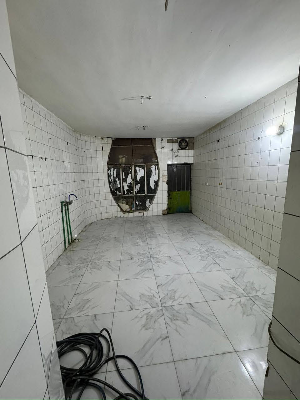 للايجار في السيدية
بيت مساحة 300م يحتوي على 6عدد الغرف وصالة ومطبخ وصحيات 
الموقع السيدية الضباط
للاستفسار مراجعة مكتب الكرم  للعقار 
او الاتصال على الارقام التاليه 
***********
