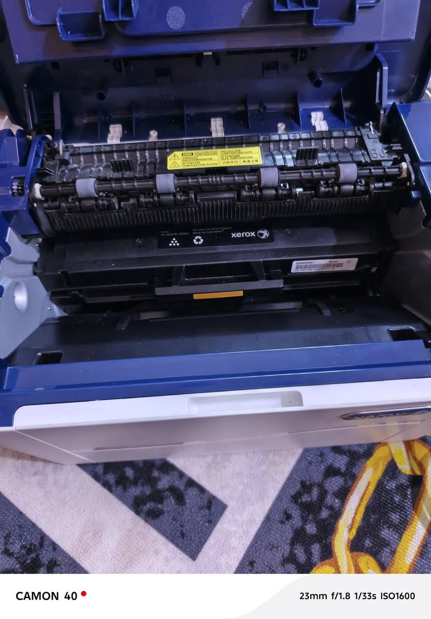 طابعه للبيع غراضه كاملة تشتغل ع نت عن طريق برنامج طباعه ع لفحص طباعه فقط لون أسود بس حاليآ حبر مابيه لتواصل واتساب *********** أو مراسلة الخاص
