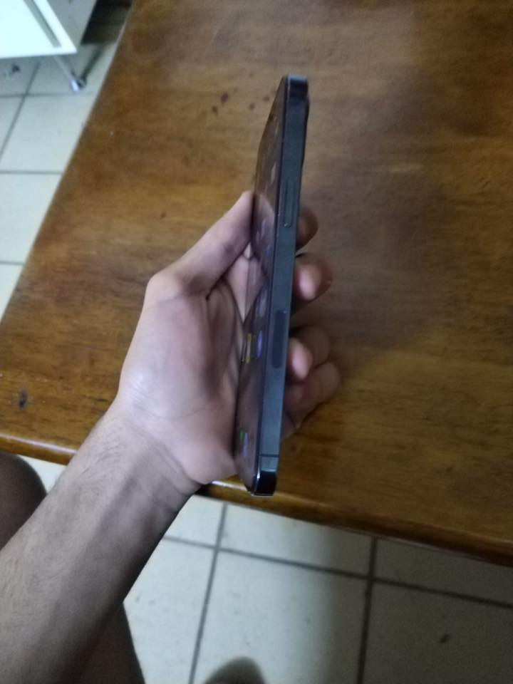 12برو ماكس
مبدل فقط شاشه 
سعر ٣٥٠ وبي مجال 
***********
