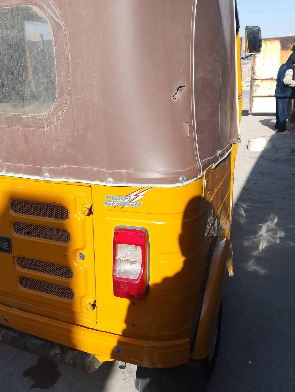 سلام عليكم تكتك البيع موديل 2020شهر 11رقم سنويه تكتك مكفوله من ضربه ولا صبغ مابيه شي مكينه مجفته مكاني مدينه الصدر السعر 6600بيه مجال ***********
