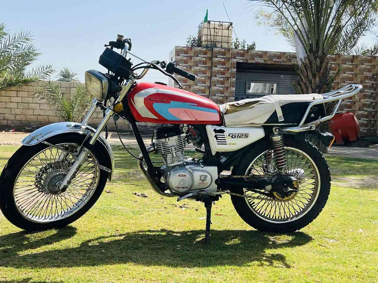 يالله
للبيع تايكر موديل 22 وراق كامله سعر 350 
مكان بابل الحمزه الغربي بل الخميسيه
رقم ***********
