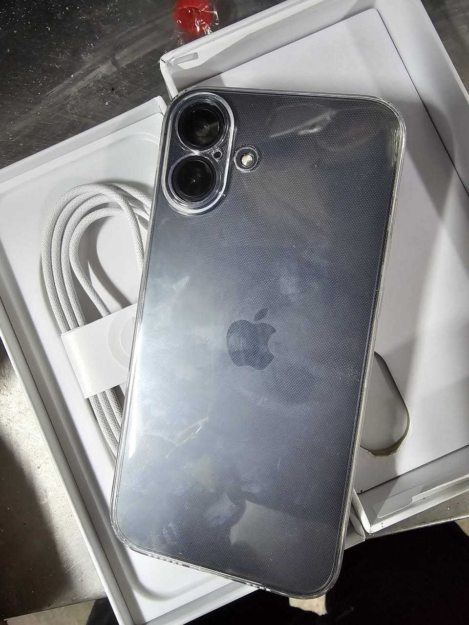 تليفون جديد مستخدم يومين شراي يخابر بكان بغداد.  ***********
