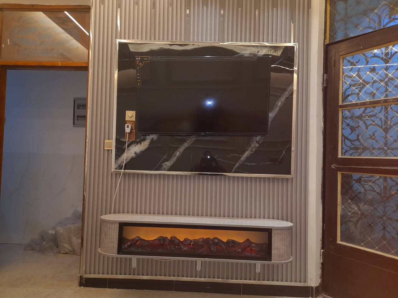 السلام عليكم بيت اللبيع المساحة ١٠٠متر طابو الموقع كاطون الرحمه منطقة ال٩٠٠٠ بناء طابوق يتكون من طابقين وبيتونه الطابق الأول استقبال وصالة ومطبخ وصحيات داخلية وخارجية الطابق الثاني ثلاث غرف نوم وصحيات اي استفسار الإتصال على الرقم ***********
