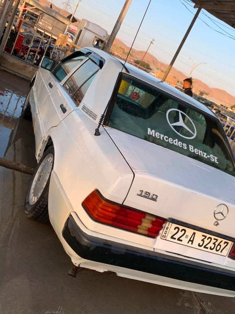 مارسيدس 190 موديل1990
رقم اربيل جديد سنوية منتهي من2026 
محرك كير ونجي  كير اوتوماتيك 
التبريد بيها بس يريد كومبريسر
سيارة بيها شبر صبغ فقط كلها عل بلادي
السعر50ورقة وبيها مجال
مكان دوز خورماتو
*********** طوز, صلاح الدين
