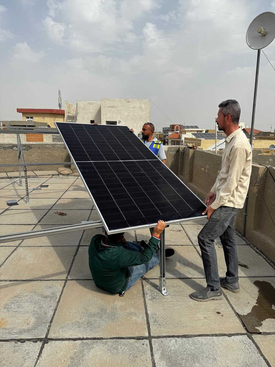 � جهّز نفسك لفصل الصيف… واشتري راحتك

⚡ منظومة أوتاركو 5.5 كيلوواط – IP65
تحمّل عالي وأداء ثابت بكل الظروف

🔋 بطارية 16 كيلوواط ساعة – IP65
✔️ 8000 دورة
✔️ خزن قوي وأمان طويل الأمد

☀️ ألواح أوتاركو 585 واط
عدد 10 ألواح
كفاءة عالية وإنتاج ممتاز للطاقة

لا تنتظر الحر والانقطاع…
خل راحتك مضمونة من هسه 💪

مكتب الطاقة المستدامة
تنفيذ هندسي وضمان حقيقي

📍 كوت – الخاچية – شارع 40
📞 *********** | ***********
