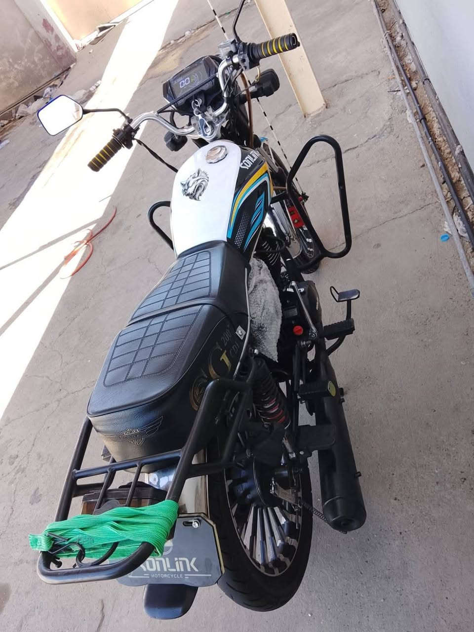 دراجة ايراني سونلك موديل 25
محرك اسود 200cc صبانة ما ممدودة عليه 

كهربائيات كلها شغالة عل فحص 

نكره صلف شلعه أوراق منفيس 

سعر 800 وبيها مجال

لتواصل ***********
