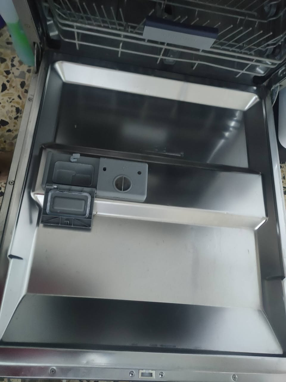 السلام عليكم غسالة صحون سامسونج الأصلية النظافة مثل متشوفون مستعجل على للبيع/ بسعر 150 الف / العنوان بغداد/ الكرخ


**إذا كنت صاحب هذا الإعلان وتريد حذفه لأي سبب، رجاءا أرسل رسالة إلى الدعم الفني**