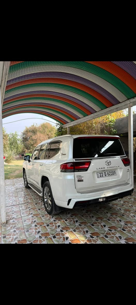السلام عليكم،
سيارة لاند كروزر توين توربو VX 2022 مراوس فقط بالون اسود 
مواصفات السيارة
•  الموديل: 2022
•  الفئة: VX
•  الحالة: جديدة، بيها بارد بالباب 
•  المحرك: توين توربو VX
• تحويل مباشر 
• رقم اربيل
المواصفات الداخلية
•  رادار أمامي
•  رادار خلفي
•  حساسات جانبية
•  شاشة كبيرة أمامية
•  شاشتين خلفيتين
•  مري شفط
•  كراسي كهربائية أمامية (2)
•  فتحة سلايد روم
•  كراسي تدفئة تبريد + المقود
• المقود تحكم كهرباء 

تفاصيل إضافية
•  
•  مجال للتفاوض
•  للتواصل: ***********
•  واتساب متوفر
