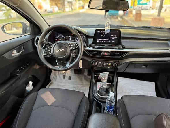 سلام عليكم فورتي ٢٠٢٣ماشيه ٥٧الف سياره كلين جاملغ أمامي فقط مبدل السياره بدون صبغ و بدونعم كلير كير و محرك كفاله الرقم ***********
