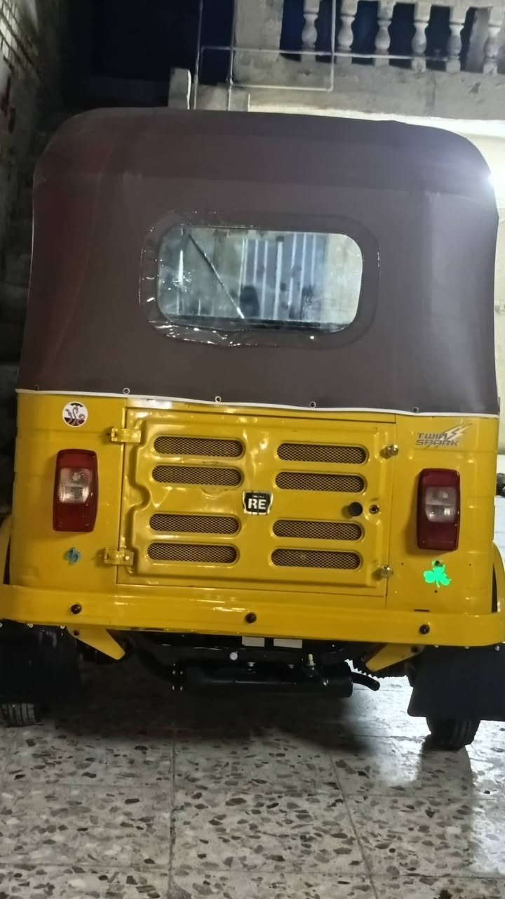 السلام عليكم تكتك للبيع مديل 19 شهر 11 رقم وسنويه تحويل ثاني يوم مابيه لا طخه ولا صبغ عده الدوس مكان مدينة الصدر رقمي ***********
