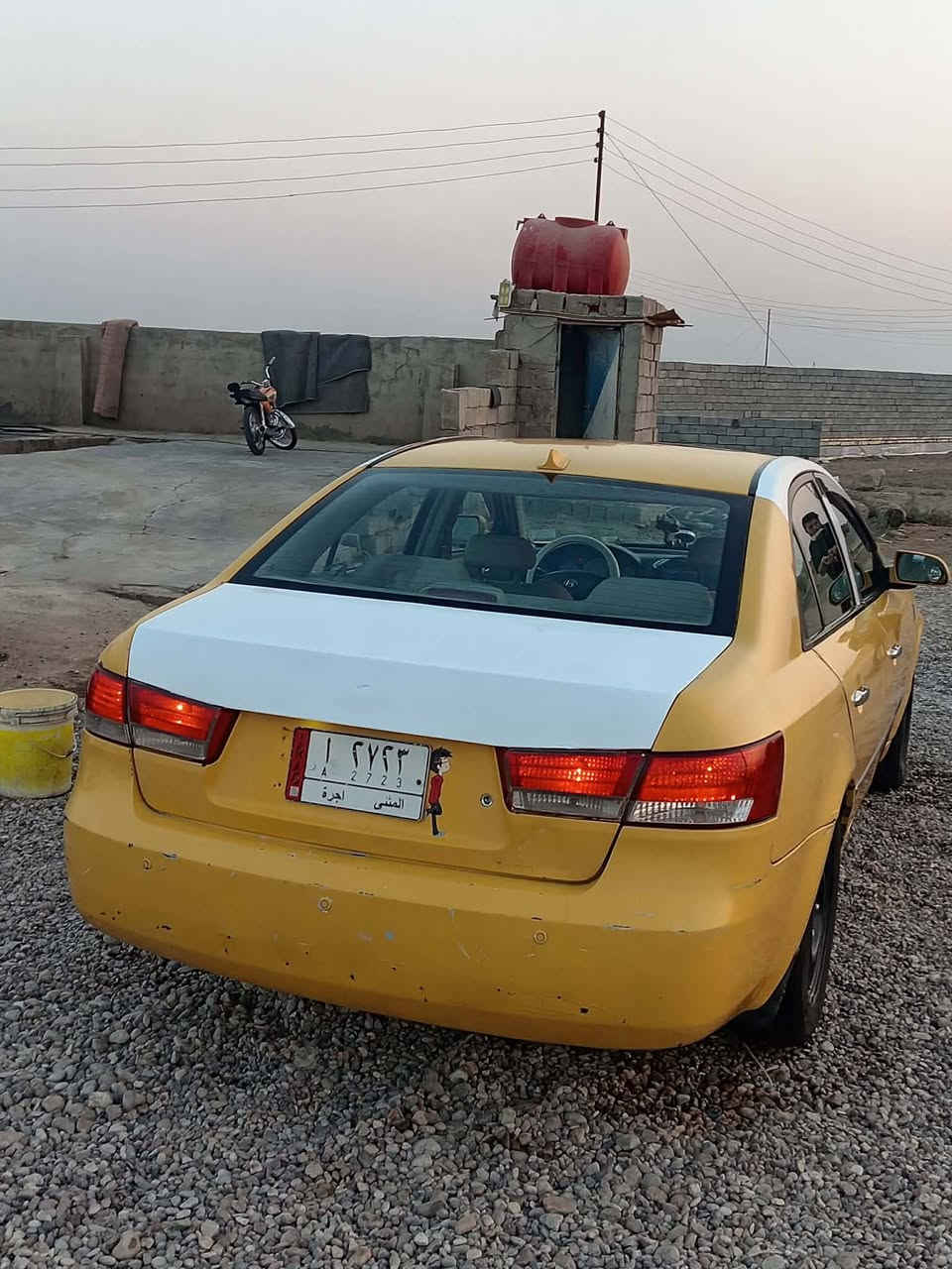 السلام عليكم 
هونداي سوناتا موديل 2008
سنويه ل28
مكينه وكير شرط الفين دوش 
حداديه جاهزه وتبريد وتدفئه 
مكفوله من العيب الشرعي  
بيه 3 قطع
مكاني ذي قار الغراف 
السعر 83 رقم موبايل ***********
