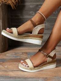 ملابس • توصيل مجاني • واتساب