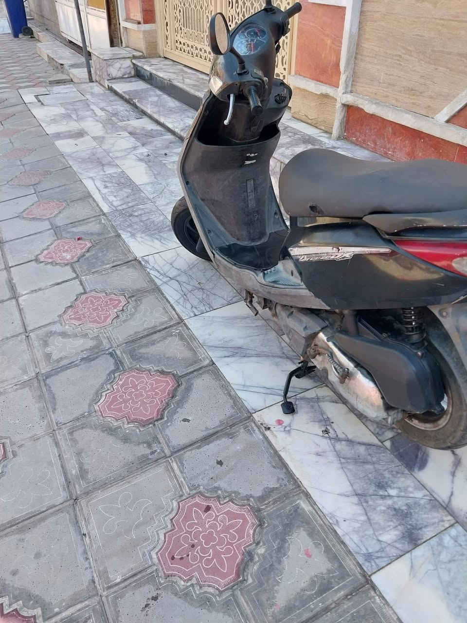 يالله للبيع بريز رمبه كله بلاد كابريتر بلاد سعر ٤٧٥ مكان بغداد بلديات لمشتل دراجه جديده مكينه مكفوله نتصل *********** نتصل أوراق كامله

