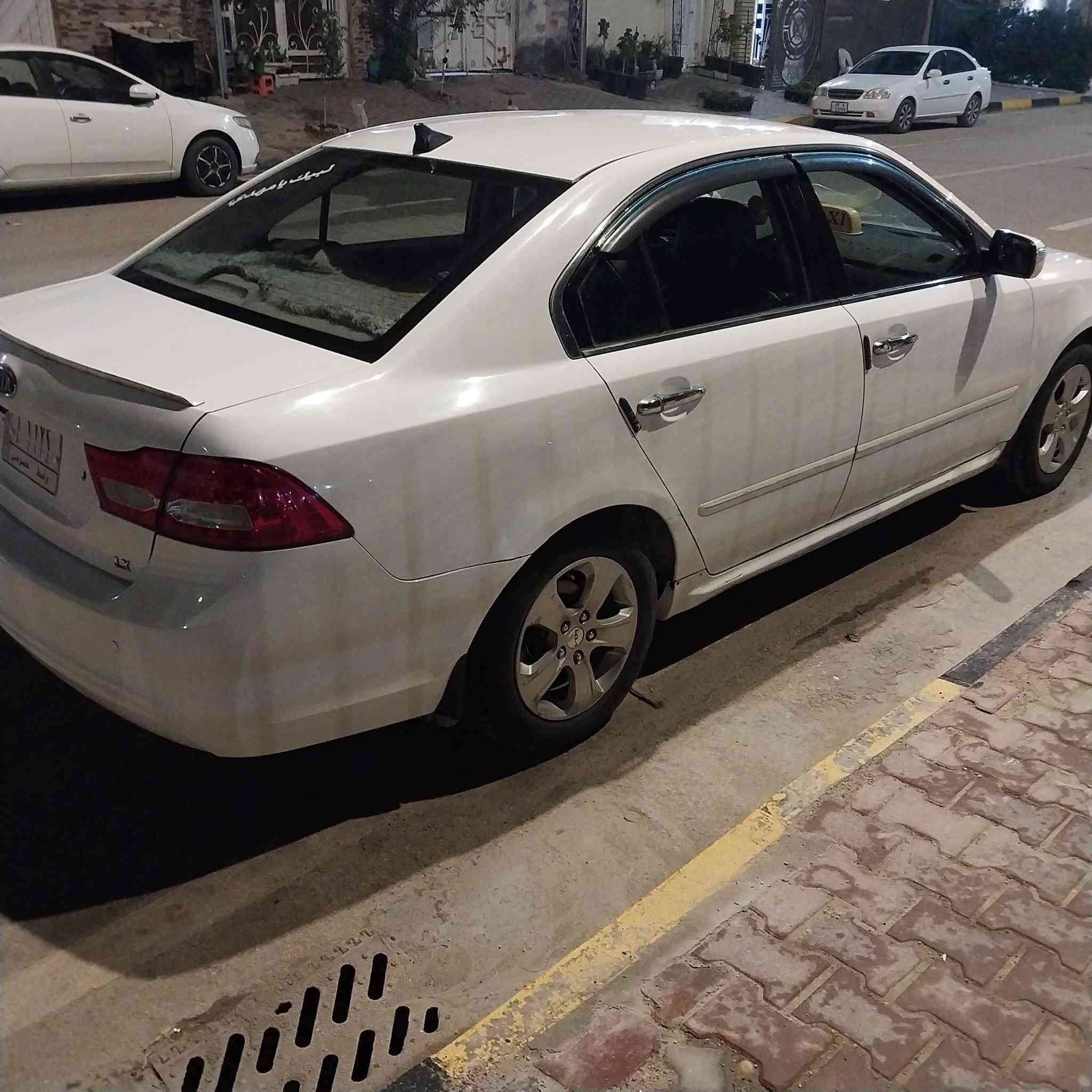 سياره اوبتما موديل ٢٠٠٩ نضيفه فقط جمالغ صبغ وشوي تكحيل بالتكم سياره شاشه كامره دواره تخم تاير حداديه ٨٠ بالميه مزوده بمنظومه غاز العنوان واسط/كوت/الطشاش للتواصل *********** السعر ١١٥ وبيها مجال
