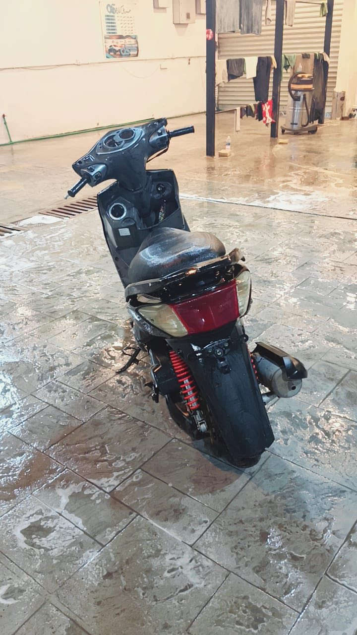 السلام عليكم اخوتي دراجة سكنس 140سرعه الدارجه نضافة تامه قبل شهرين نازلة من الرمبة نضيفه حيل مكينه نضيفه العنوان حي الجهاد السعر  900وبيها مجال للطيبين
التواصل واتساب
***********
