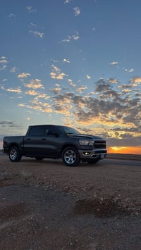 Ram 2023 Lonestar 5.3L ماشيه ٤٠ الف ميل حادثها خلفي تحتاج سمكره بدي فق...